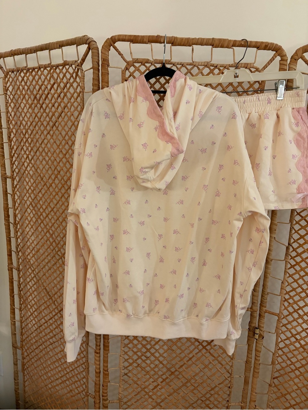 Women's Pale Yellow & Pink Floral Print Lounge Hoodie & Shorts Set w/ Lace Trim - Picture 5 of 10